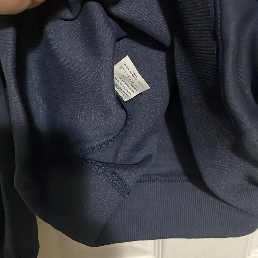 New cotton sweatshirt size small - Picture 3 of 3